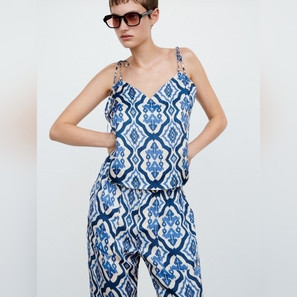 Zara Satin Silky Abstract Print Joggers And Tied Top Set In Cream & Blue Size S - Picture 6 of 16